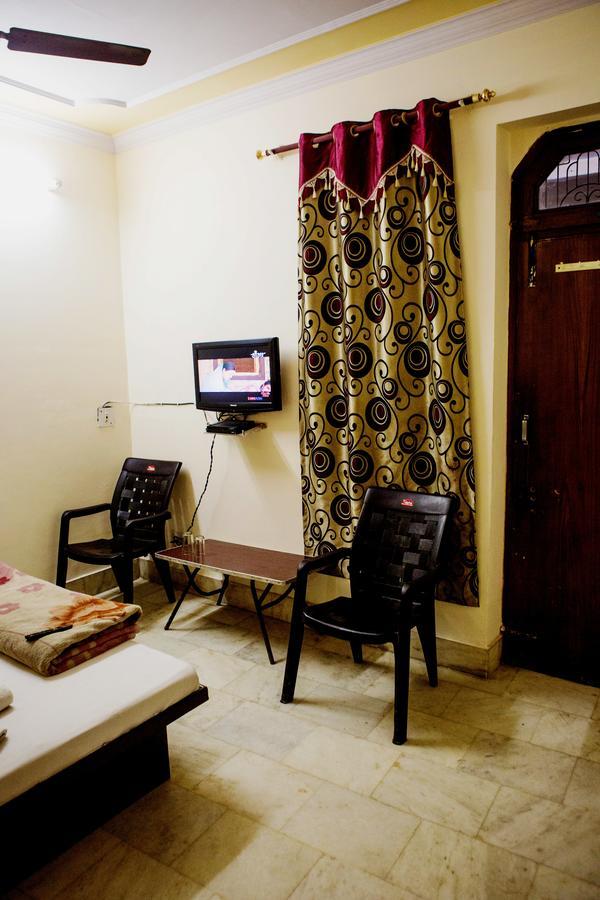 Hotel Venus International New Delhi Exteriör bild