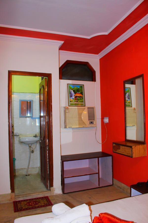 Hotel Venus International New Delhi Exteriör bild